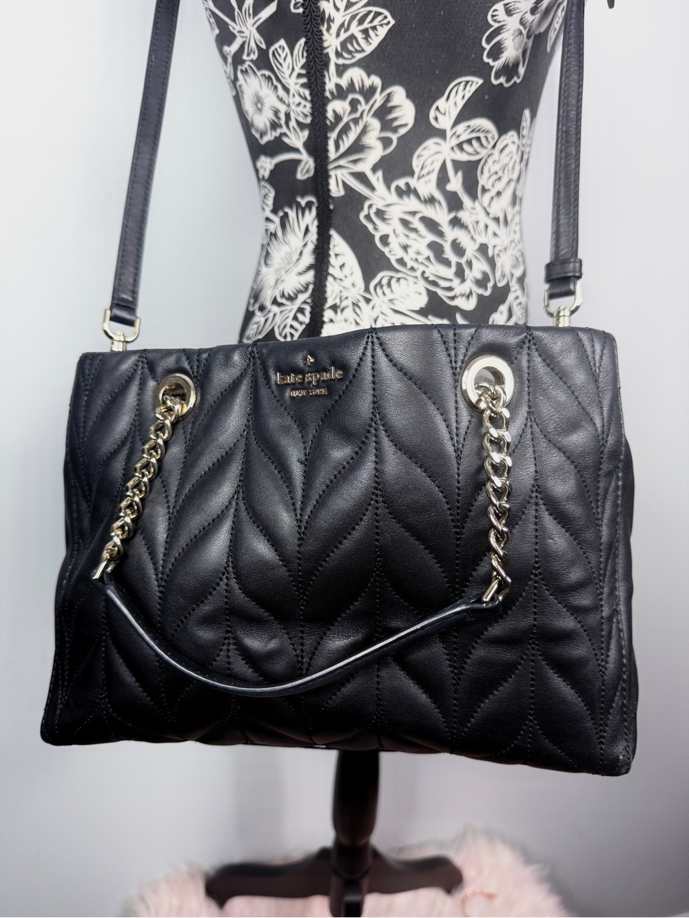 Kate Spade New York Briar Lane black quilted crossbody purse size medium